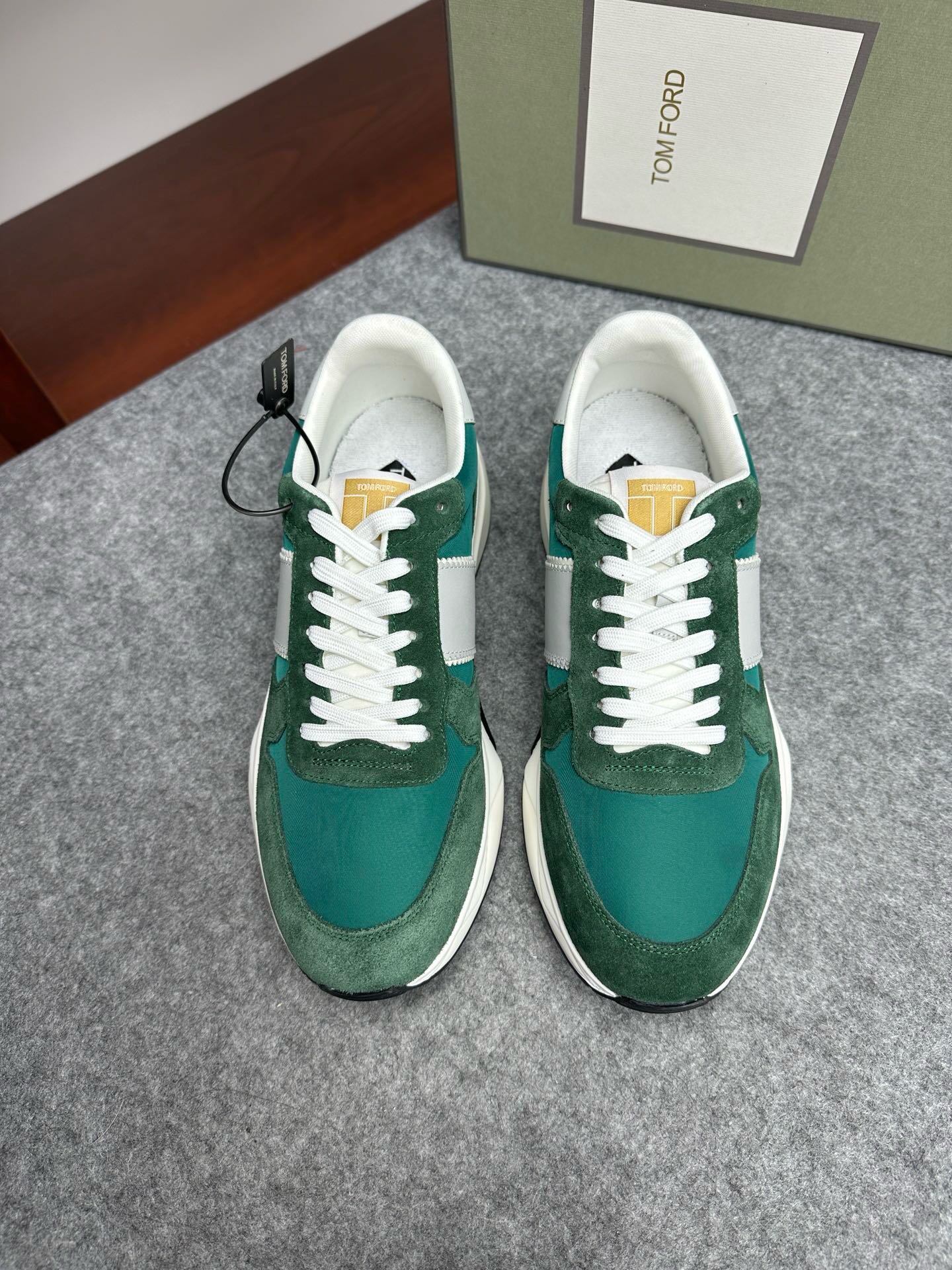 NO:216586,Brand TOM FORD Color original color matching Number 39-44 Custom made 38.45 Price Material Tom & Ford ~ ​​Latest model Men's casual shoes High-end Original 1:1 Top-notch fashion trend details are impeccable using imported cowhide splicing to make original breathable Comfort Foot feel comfortable and superior quality Original replica outsole, Tom Ford, cowhide19860909品牌TOM FORD 颜色原版配色 码数39-44定做38.45 价格 材质汤姆&福特～最新款 男士休闲鞋 高端 原单1:1顶级货时尚潮流细节无可挑剔采用进口牛皮拼接制作原版透气 舒适 垫脚脚感舒适品质优越原版复刻大底,汤姆·福特,tom ford,cowhide,Men's shoes