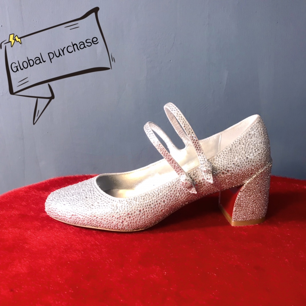 NO:100055,High-end custom spring and summer classic series!  H5.5Cm size 34-43. Leather sole. 44021-003 White imitation Austrian diamond, silver sheepskin. Official website picture Standard European code Reference:44021-003 Color:silver/silver Material:diamond Lining:red goat leather Heel height:5.5Cm Sole:leather sole Size:EU 34-43 (US 4-11):,,christian louboutin,louis vuitton,sheepskin,Leather soles19860909高端订制 春夏精典款系列！ H5.5Cm尺码34-43码.真皮大底 .44021－003白色仿奥钻,银色羊皮里. 官网图 标准欧码 Reference:44021-003 Color:silver/silver Material:diamond Lining:red goat leather Heel heigh:5.5Cm Sole:leather sole Size:EU 34－43（US 4一11) :,,christian louboutin,louis vuitton,sheepskin,Leather soles,Women's Shoes