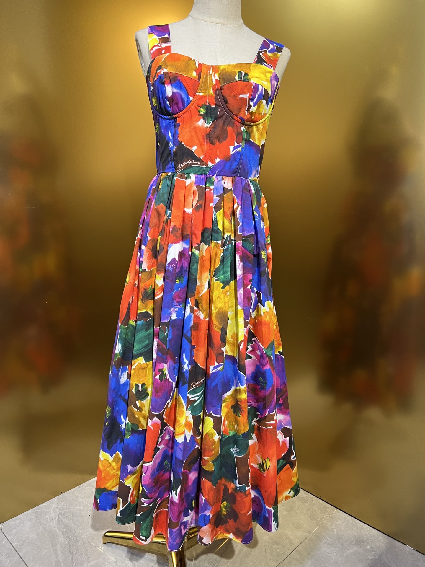 NO:896960,Watercolor rose cotton corset strap dress smlxlxxl ready stock, Dolce & Gabbana-clothing, Dolce&Gabbana, skirts,19860909水彩玫瑰花 棉布紧身胸杯吊带连衣裙smlxlxxl 现货,杜嘉班纳-服装,Dolce&Gabbana,skirts,,Women's clothing
