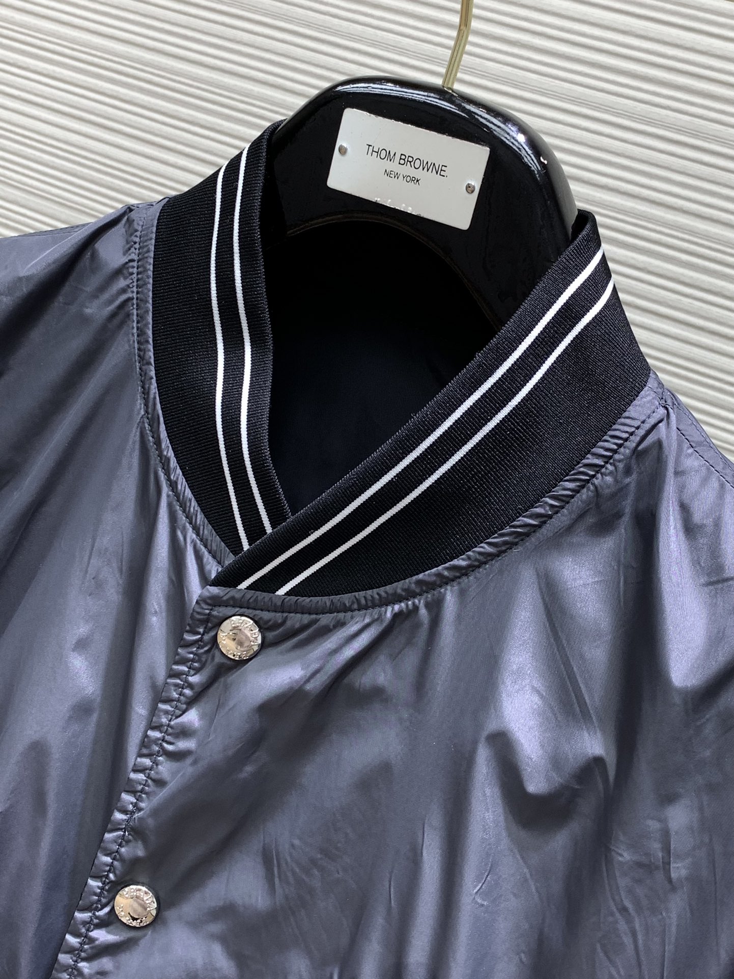 PRADA普拉达2024春季最新品专柜同步有售时尚休闲两面穿夹克外套进口原版面料做工极为复杂唯一可以做代
