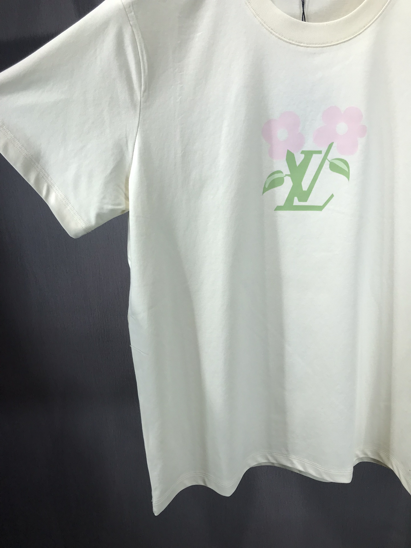 LV-春夏新款原单男士圆领短袖T恤专柜同步售卖高端品质高版本OS版型阔版时尚百搭爆款定制进口双股100%