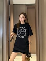 Can you buy knockoff
 Louis Vuitton Clothing T-Shirt Black Embroidery Unisex Spring/Summer Collection
