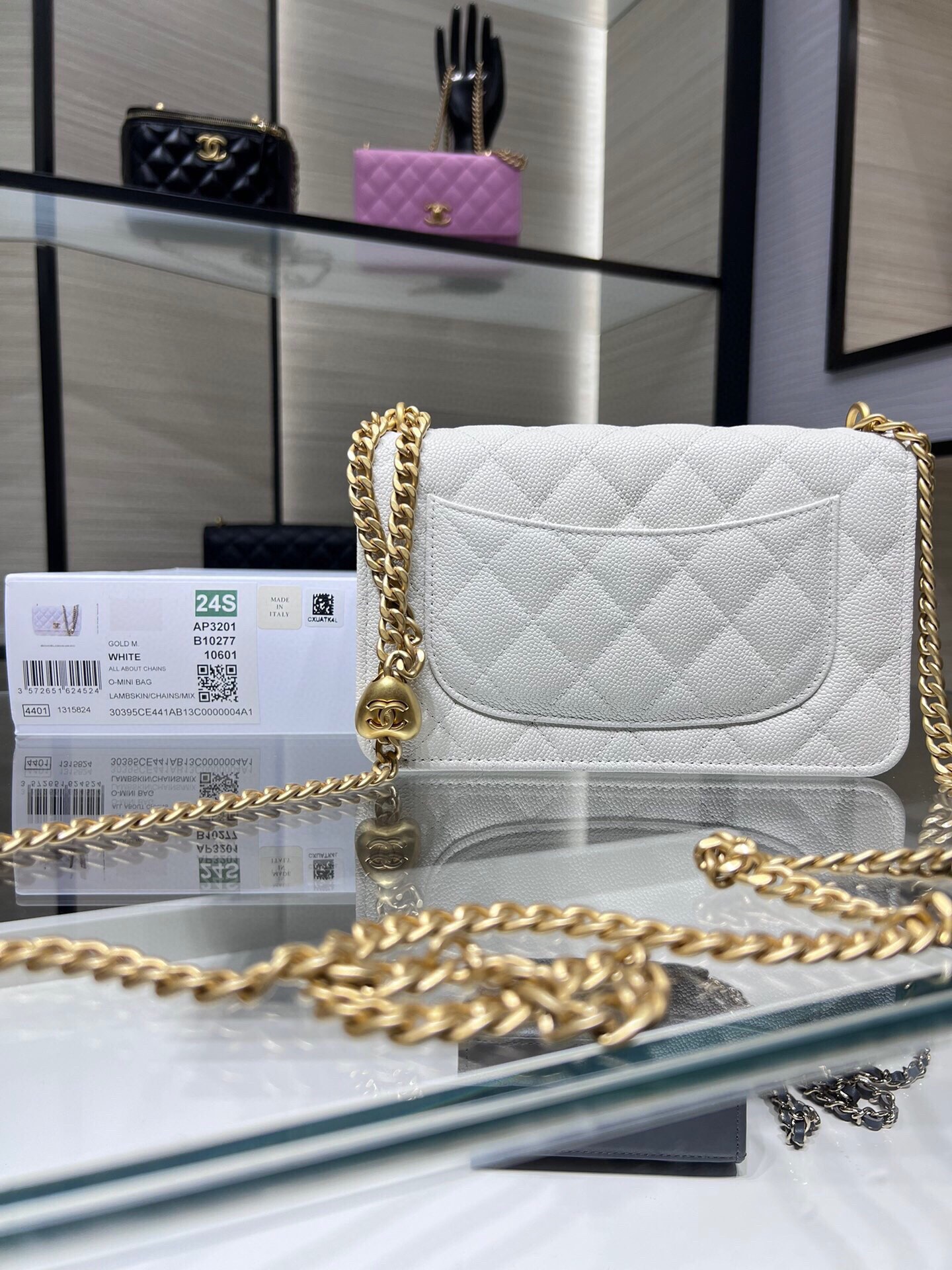 [Chanel Women