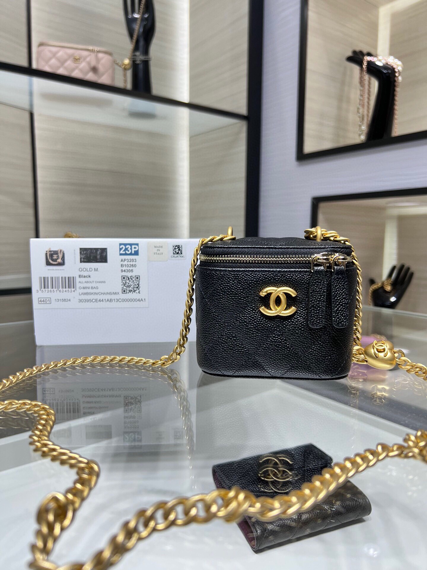 NO:177701,Authentic Ohanel 23P new box bag, the most beautiful love adjustment buckle, adjustable chain caviar skin, double C embossing craftsmanship logo exquisite and beautiful: A3Y size 8.5X11X7cm, CHANEL, chanel19860909正品级 Ohanel 23P 新款盒子包 最美爱心调节扣 可调节链条的 鱼子酱皮 采用双c浮雕工艺logo精致绝美 :A3Y尺寸8.5X11X7cm,CHANEL,chanel,Bag