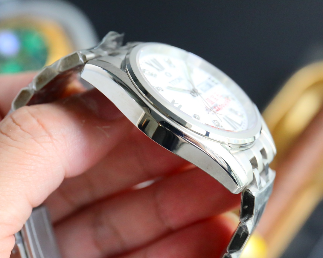 “Titoni Golden Steel Belt Watch: AAA Quality, Waterproof, Miyoko 8215 Core [Market Time 2024]” - 图片 7
