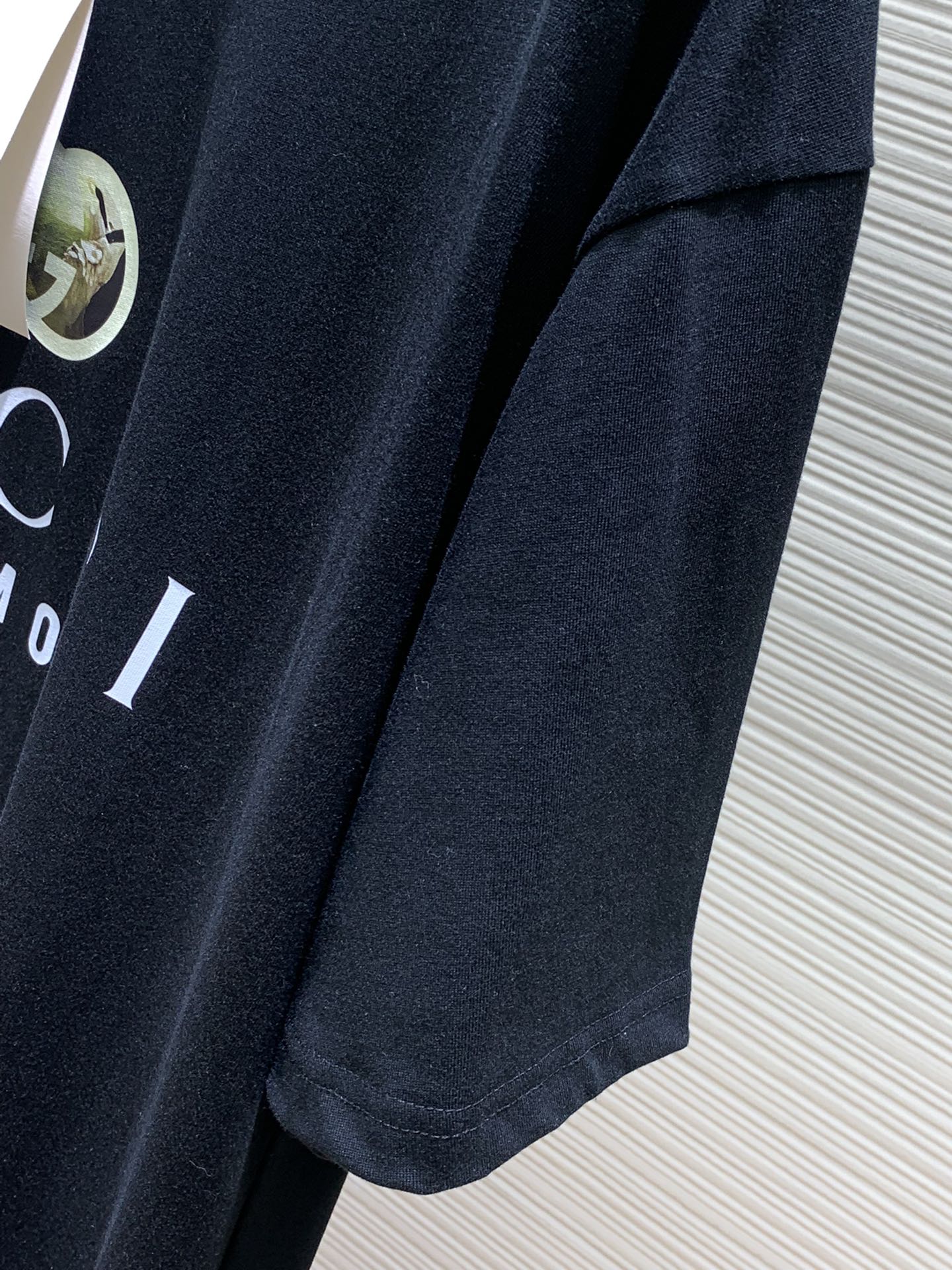 GUCCI古驰2024春夏新品时尚休闲圆领短袖T恤专柜同步有售原单狠货采用进口原版面料顶级印花工艺字母图