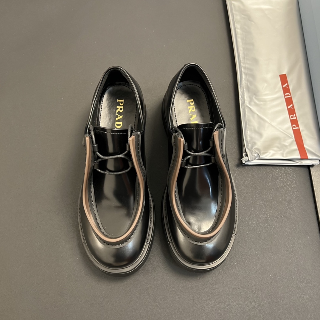 Real PRAD*—🆘Zapatos de cuero de negocios informales con suela gruesa de Prada. Modelo pareja versión alta. L…