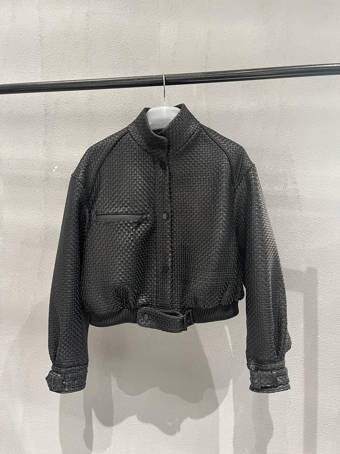 NO:742593,Hand-woven sheepskin jacket, classic black. The sleeve loops on the hands can be made of smooth leather. This is a custom-made woven bracelet, which is more advanced., Bottega Veneta - clothing, bottega veneta, jackets & coats, sheepskin,19860909手工编织羊皮夹克,经典黑色.手上的袖袢可以做光皮,这个是客户定制编织手袢,更高级.,葆蝶家-服装,bottega veneta,jackets & coats,sheepskin,,Women's clothing