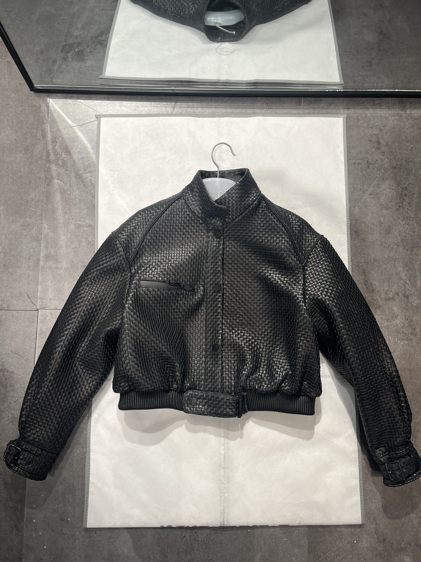 NO:742597,Sizes S-19860909尺寸S- Xxl码,宽松短版,羊皮编织,很有质感分量,袖袢光皮也有的,葆蝶家-服装,bottega veneta,sheepskin,,Women's clothing