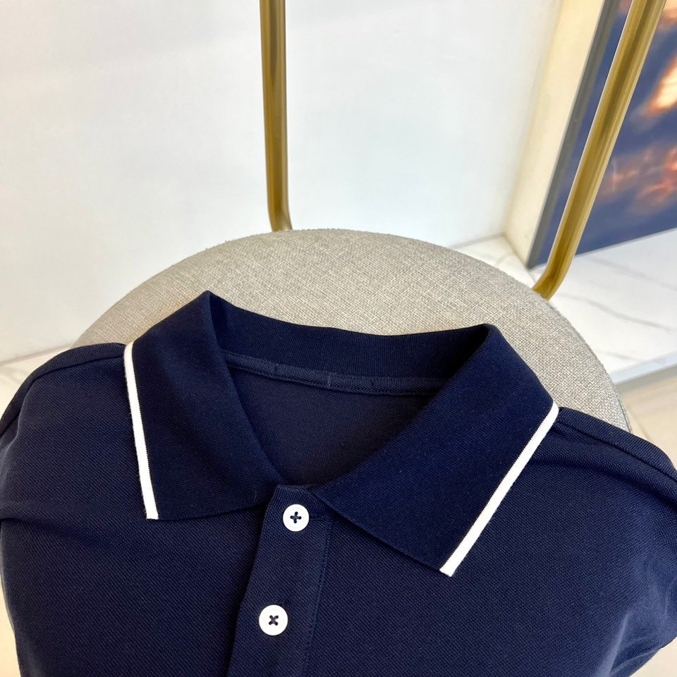 celin塞琳24s春夏新款时尚休闲Polo衫胸前logo采用立体刺绣设计领口门筒位3粒扣彰显独特设计！