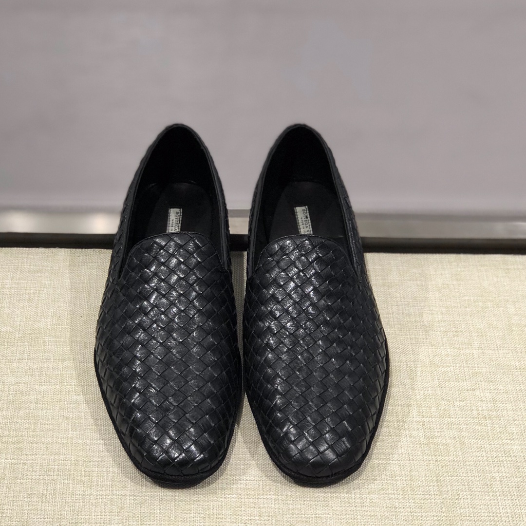 NO:743287,[B*] Original order - High-end quality - New loafers, purchasing agent level - Material - Original imported calfskin, with hand-woven - Inner foot pads, water-dyed cowhide - Original genuine leather outsole Size 39-44 (38,45 customized, non-refundable and non-exchangeable) -,,loafers,cowhide,Leather soles19860909【B*】原单 -高端品质 -新品乐福鞋,代购级别 -材质-原版进口小牛皮 ,配手工编织 -内里垫脚 水染牛皮 -原版真皮大底 Size 39-44（38,45定制不退不换） -,,loafers,cowhide,Leather soles,Men's shoes