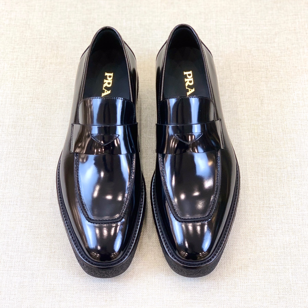 NO:679565,[P*] Original order quality - Official website simultaneous purchase level, tough goods - Upper material, original imported open-edge beaded cowhide, hand-carved toe brogue design - Water-dyed cowhide lining, -Original TPU combination private mold outsole -Size 39-44 (38 customized, non-refundable and non-exchangeable) -,,cowhide19860909【P*】原单品质 -官网同步代购级别,狠货 -鞋面材质,原版进口开边珠牛皮,鞋头布洛克手工雕花设计 -水染牛皮内里, -原版TPU组合私模大底 -Size 39-44（38定制不退不换） -,,cowhide,Men's shoes