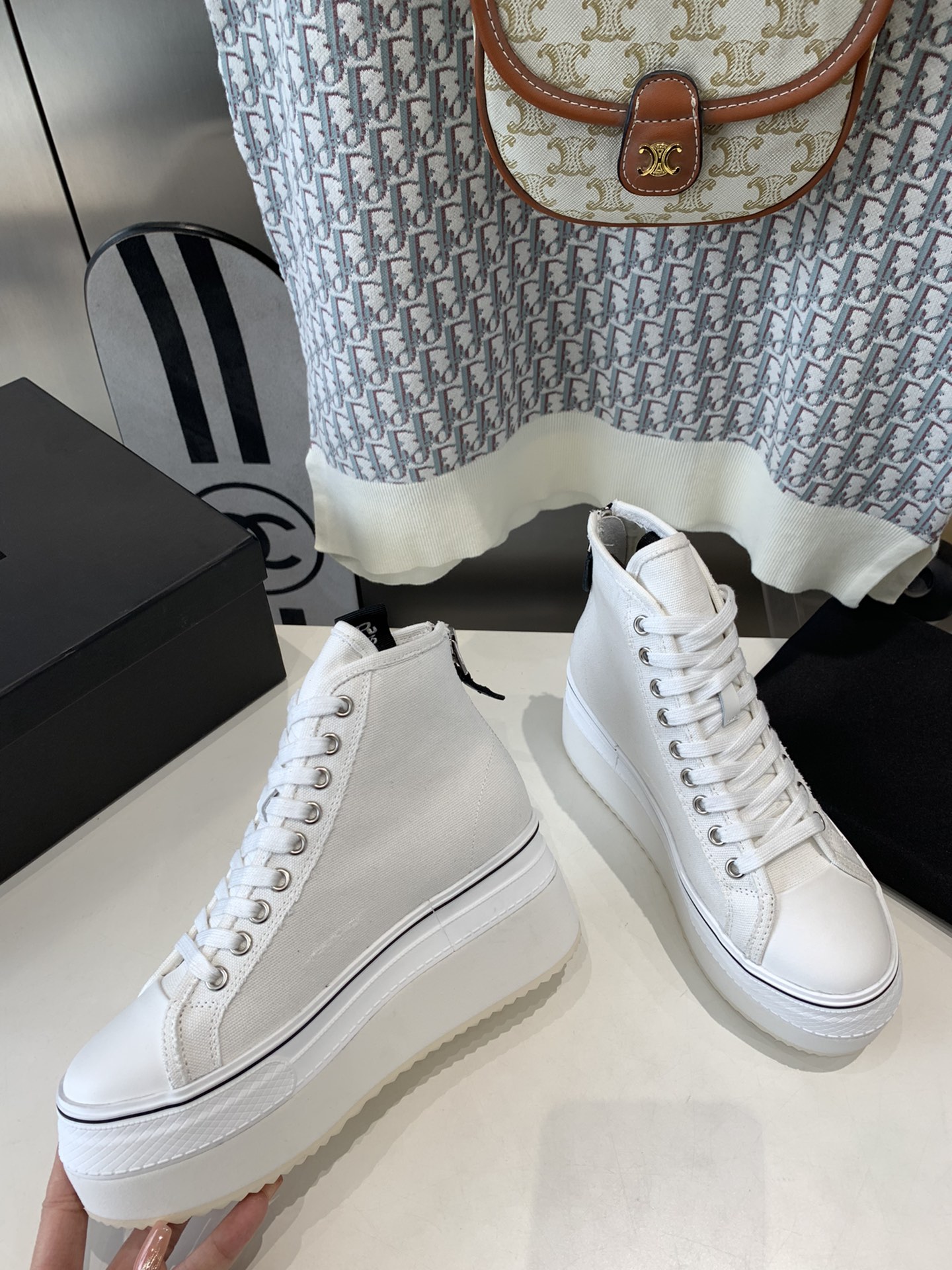 R13 Shoes: Comfortable Grinding Material Soles, NYC Brand with Rebel Aesthetics. - 图片 5