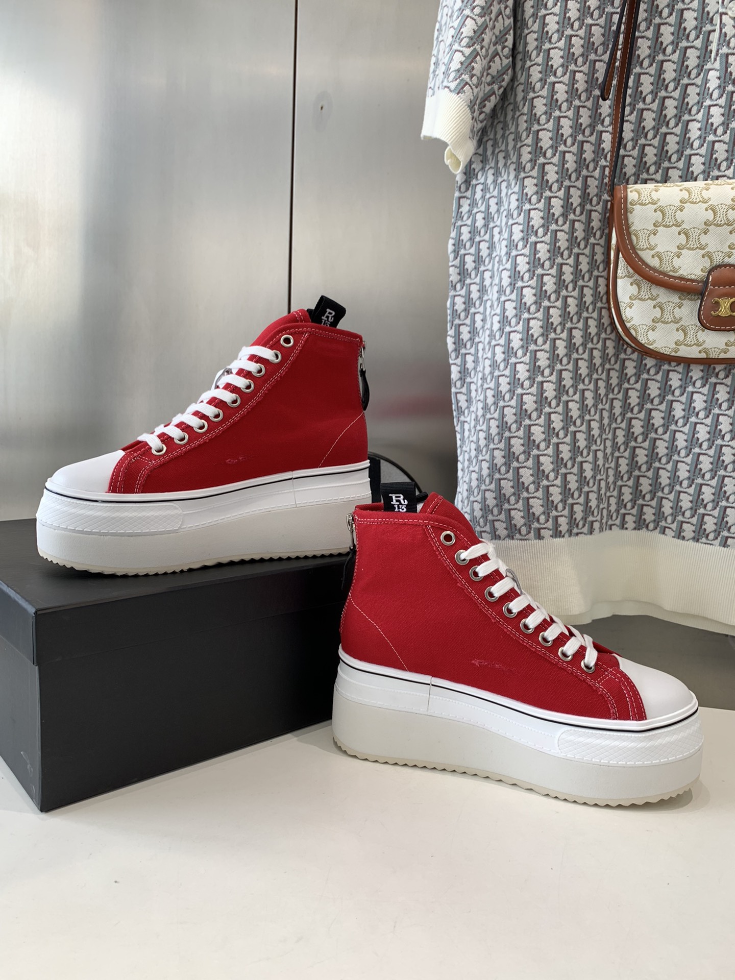R13 Brand: Comfortable Shoes with Edgy American Rebellion Aesthetics - 图片 4
