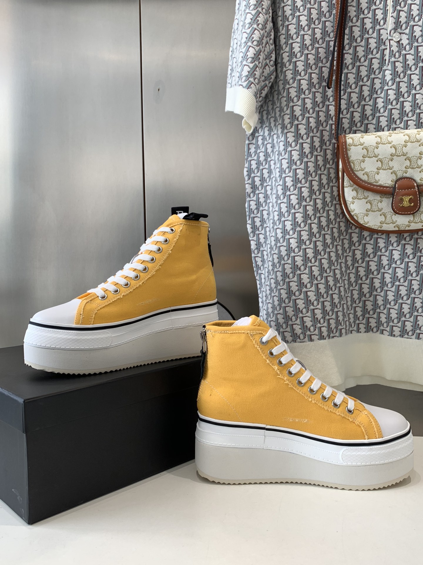R13 Shoes: Comfortable Grinding Material Soles, New York Brand with Rebel Aesthetics. - 图片 3