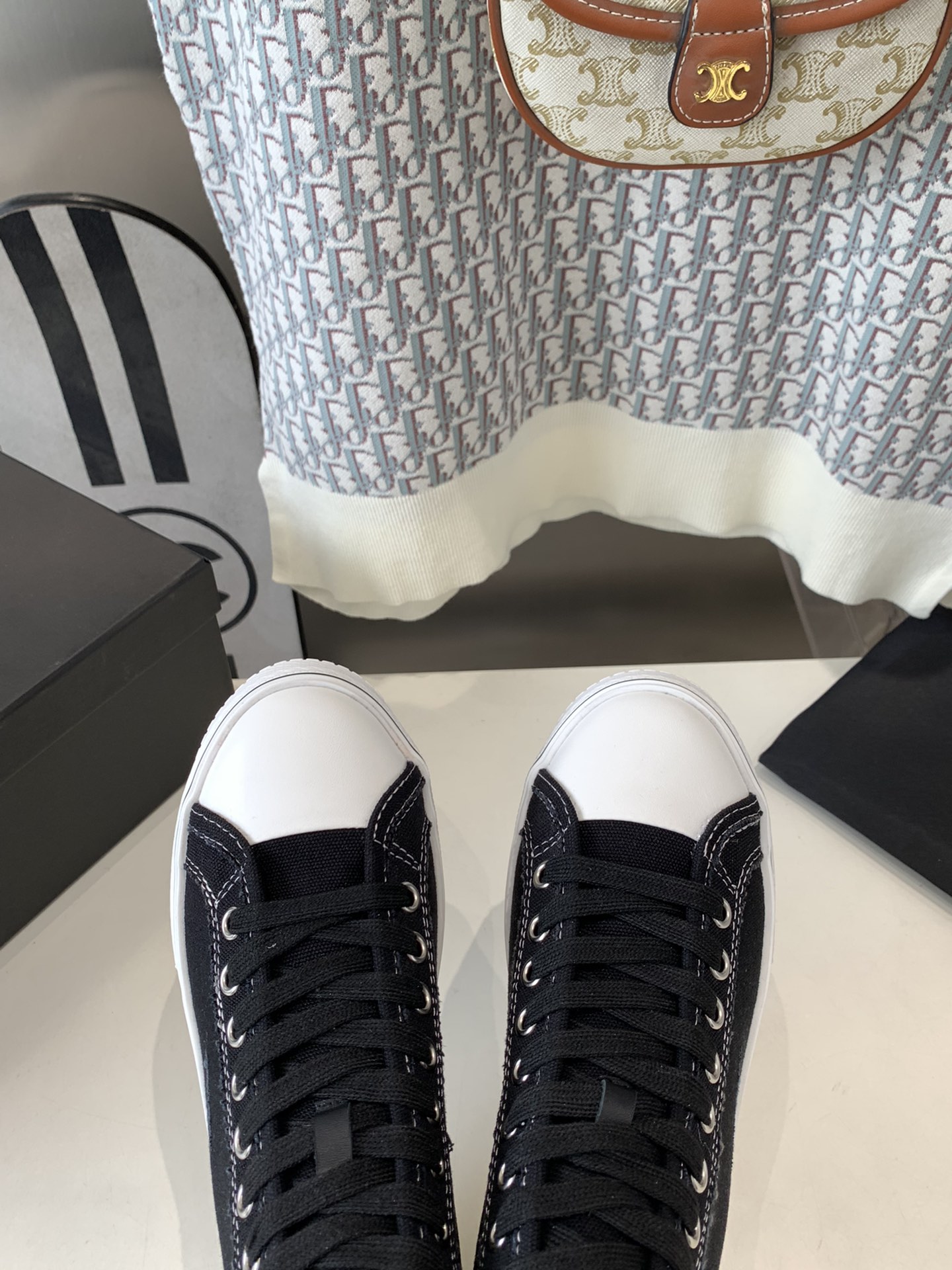 R13 Brand: Rebel Aesthetics with Comfortable Grinding Material Shoes - 图片 7