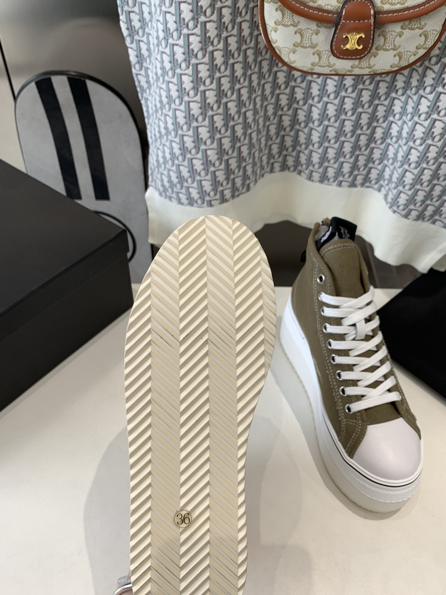 R13 Factory Shoes: Comfortable Grinding Material Soles Reflecting American Rebellion Style - 图片 8