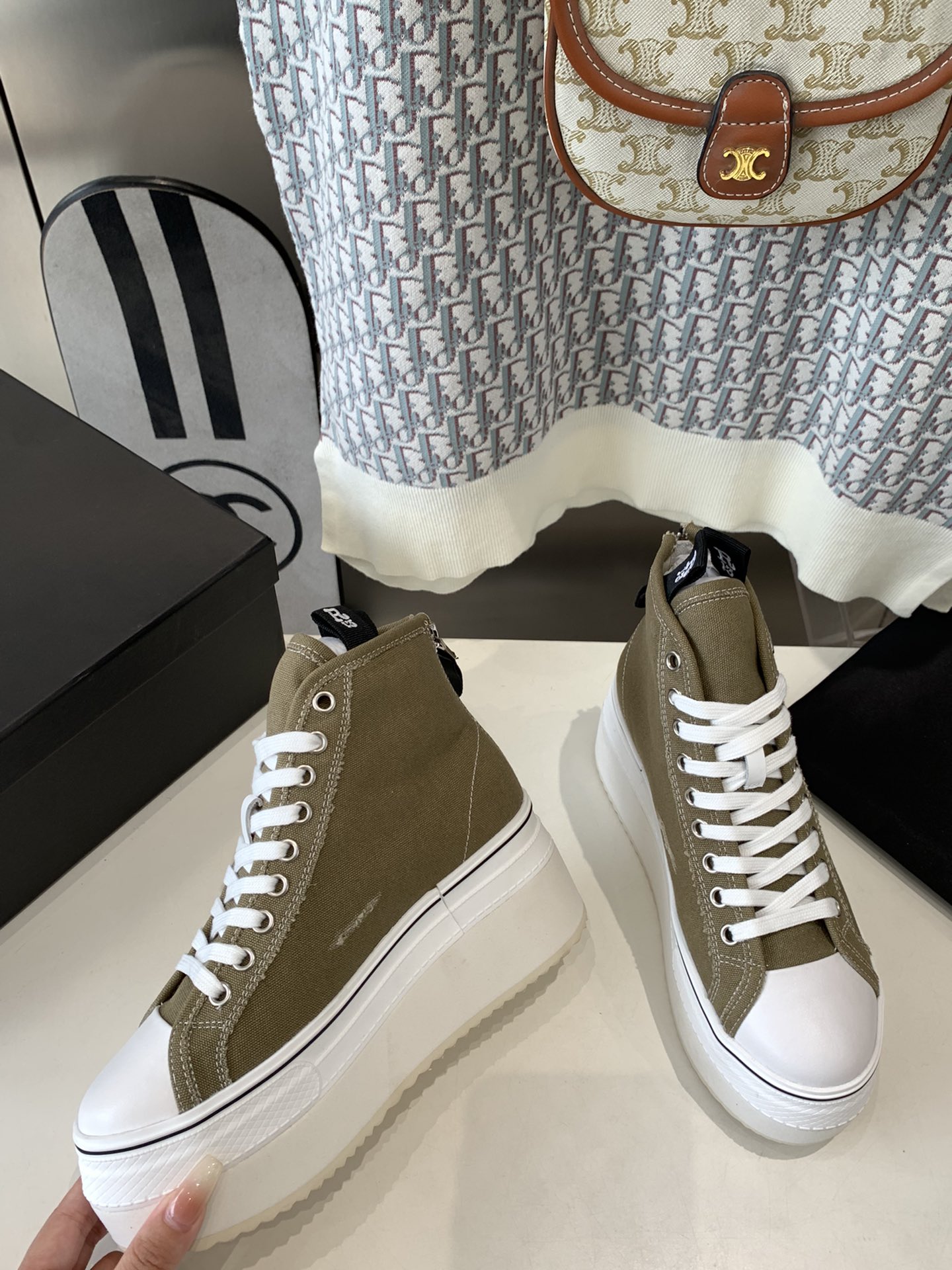 R13 Factory Shoes: Comfortable Grinding Material Soles Reflecting American Rebellion Style - 图片 5