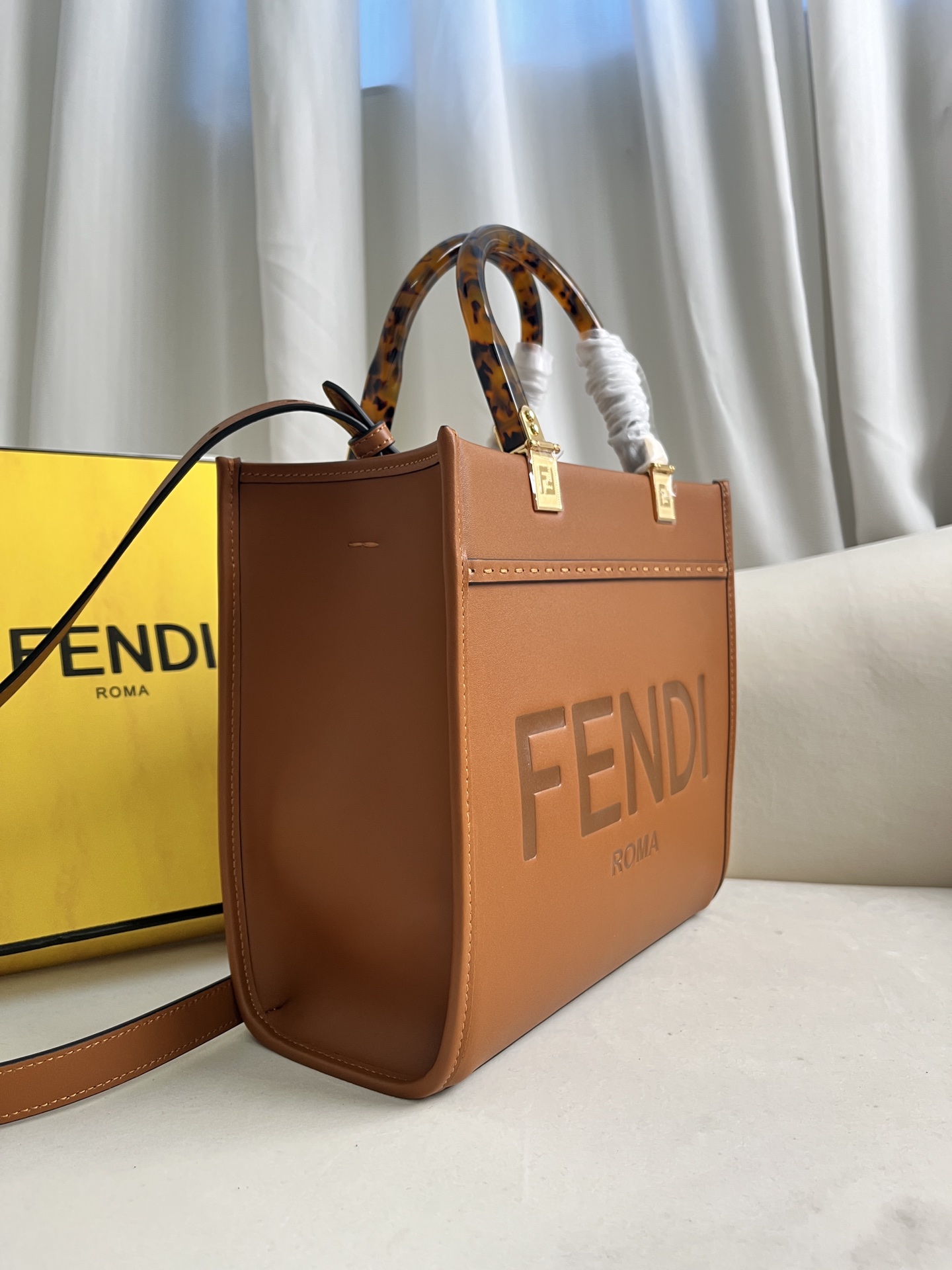 Fendi Roma Embossed Leather Tote Bag with Amber Handles - Stylish & Functional 3 i1710825352 8960 1