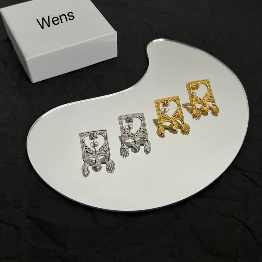 【】Wens  耳钉  爆款新品 精致耐看 华丽登场，整体细节非常令人惊喜，典雅而时尚，突显法式高雅气息