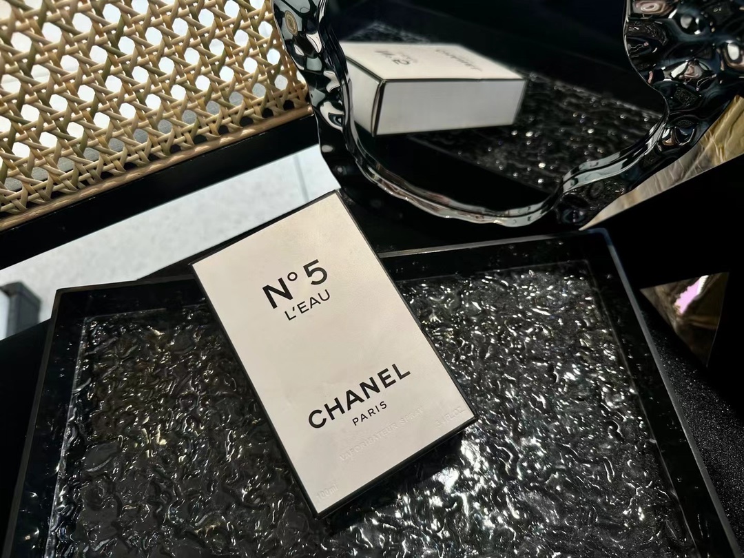 Chanel Perfume Blue Green Orange Pink Rose White Men Spring/Summer Collection