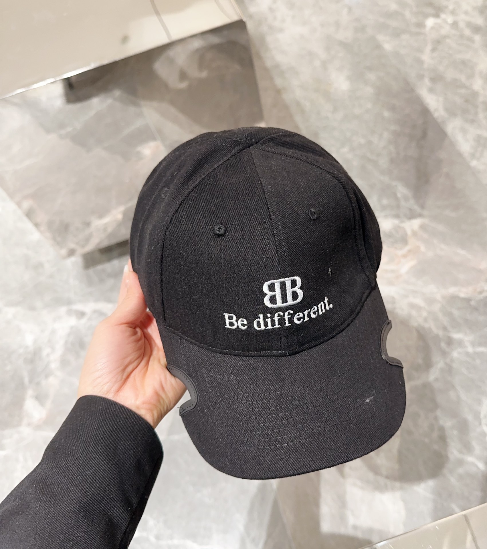 NO:193672,Sunshade and sun protection artifact｜New sunshade Paris * fisherman hat, classic trendy style, too nice, nice, great, great defense, huge versatile, huge face, small hat, fisherman hat, baseball hat, knit hat, hat, espadrilles, hats19860909遮阳防晒神器｜新款遮阳 巴黎世*渔夫帽,经典的潮酷风,太 nice 好看的不要不要的巨防嗮巨百搭 巨显脸小帽子渔夫帽棒球帽针织帽,帽子,espadrilles,hats,hat