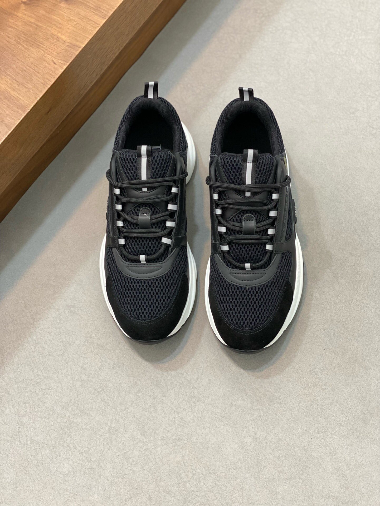 NO:218107,Brand Dior color original color matching, code number 39-44 customized 38.45.46 price Material Dior new casual shoes!  The details of the fashionable layout are impeccable, using cowhide with mesh patchwork to make comfortable and sweat-absorbing mesh. The foot pad feels comfortable and has excellent quality. Dior casual shoes, dior, dior, cowhide19860909品牌Dior 颜色原版配色 码数39-44定做38.45.46 价格 材质迪奥新款休闲鞋！时尚潮流的版面细节无可挑剔采用牛皮搭配网布拼接制作舒适吸汗的网布垫脚脚感舒适品质优越,Dior休闲鞋,dior,dior,cowhide,Men's shoes