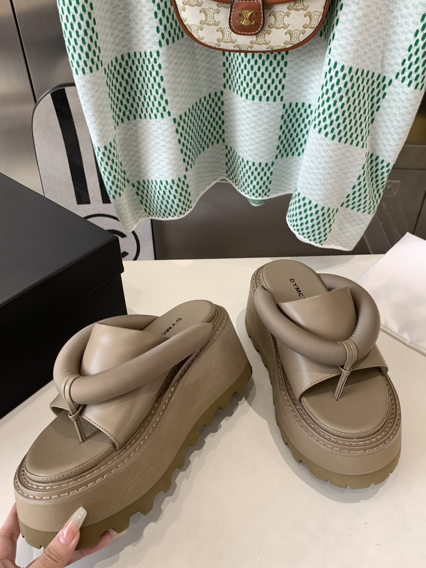 DYMONLATY2023SS Platform Slippers: Stylish, Comfortable, and Height-Boosting Footwear - 图片 5