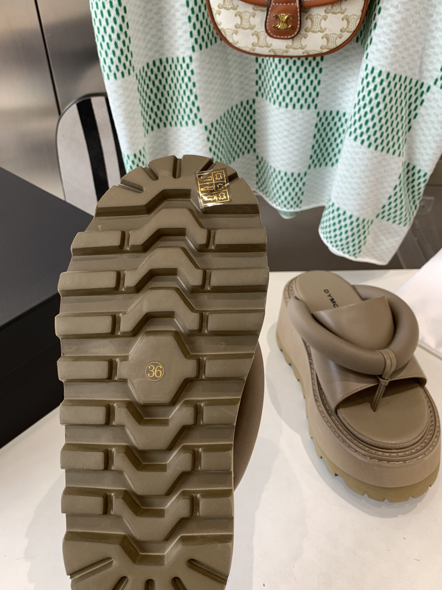 DYMONLATY2023SS Platform Slippers: Stylish, Comfortable, and Height-Boosting Footwear - 图片 8