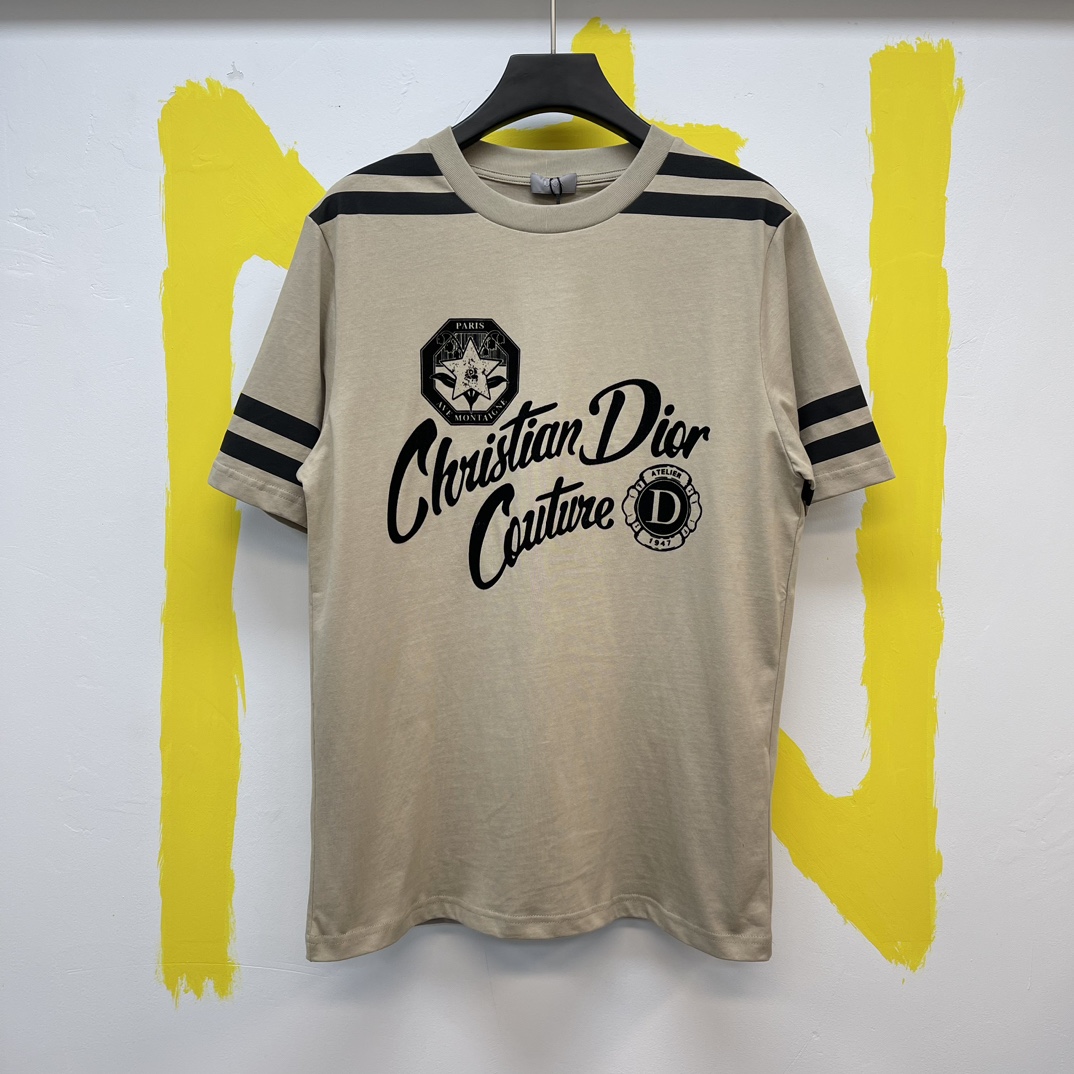 🧧 Camiseta DIOR de jersey de algodón beige Talla: S-XL Descripción Esta camiseta es un nuevo producto de la serie de r…