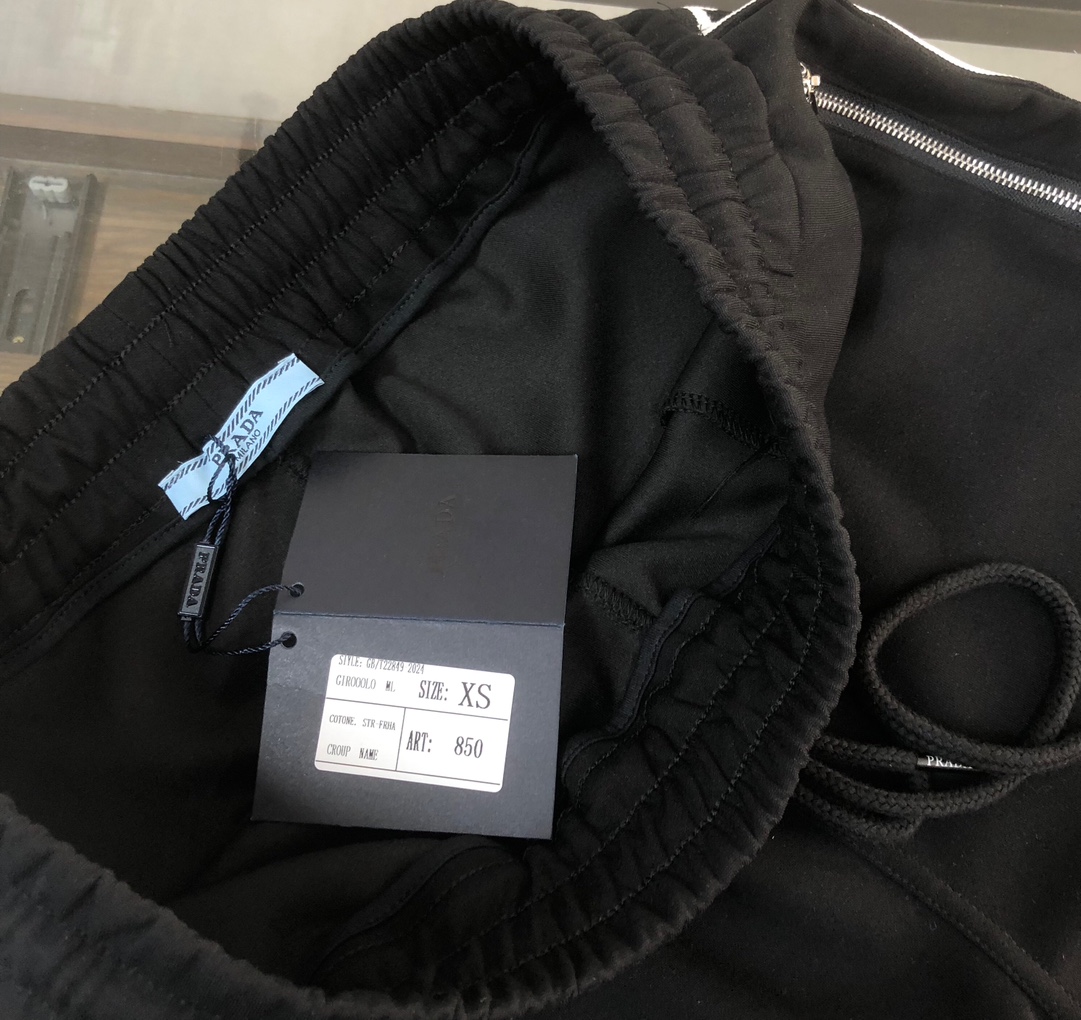 Stylish Triceratops Print T-Shirt: Custom Fabric, High-End Design, Perfect for Sports. - 图片 6