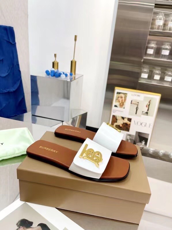 Innovative Sulfurized Slipper Line by Burberry Baballi and Baperi: Unique Soft Leather Footwear Design - 图片 4