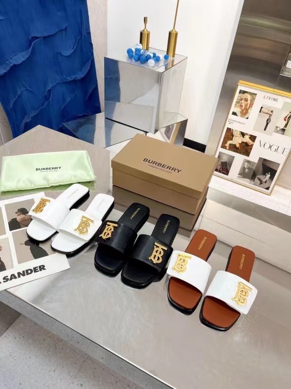 Innovative Sulfurized Slipper Line by Burberry Baballi and Baperi: Unique Soft Leather Footwear Design - 图片 5
