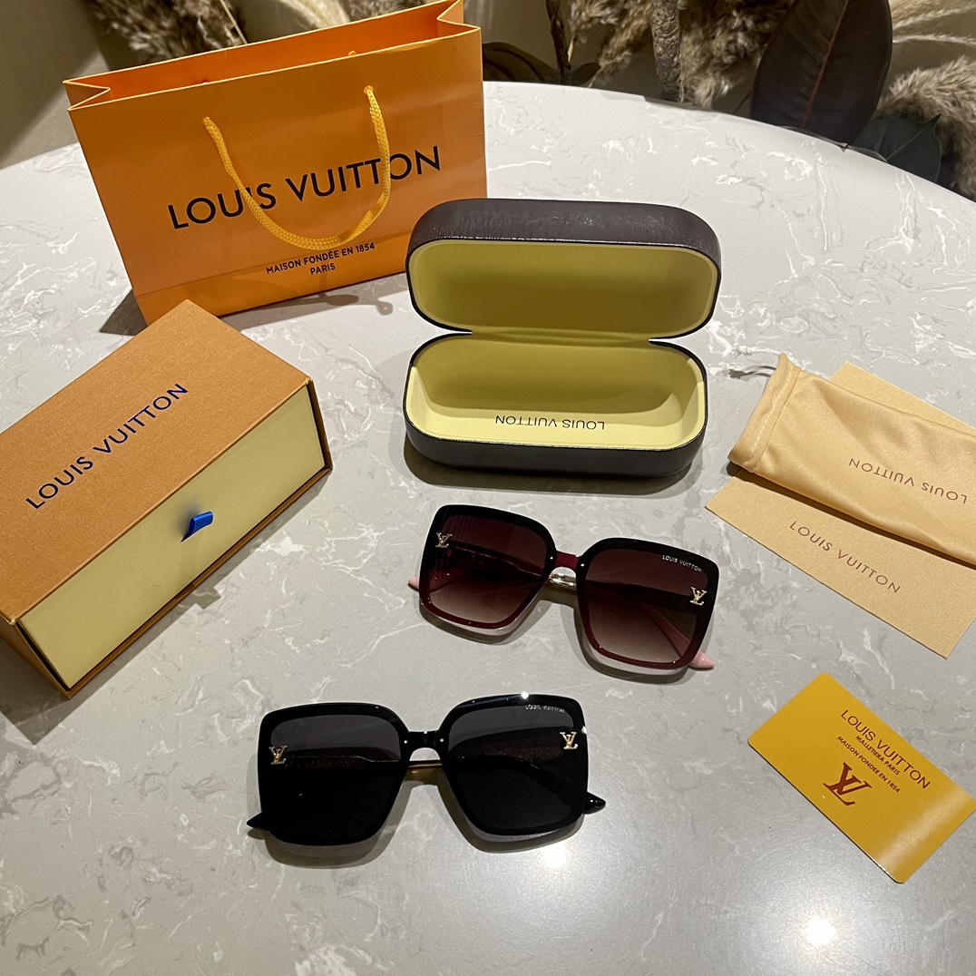 Best Designer Replica
 Louis Vuitton Sunglasses Nylon Spring/Summer Collection