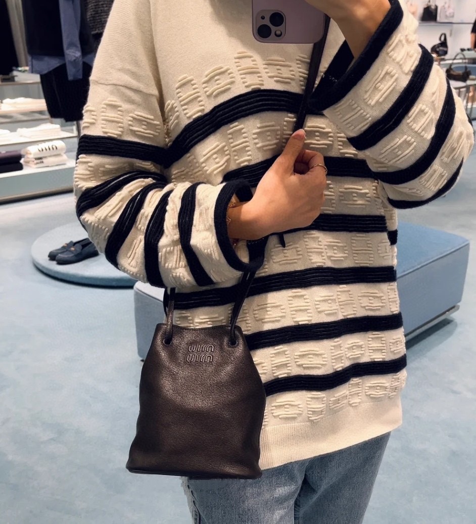 Miu Mi* mini bolso de agua con cordón, llegó