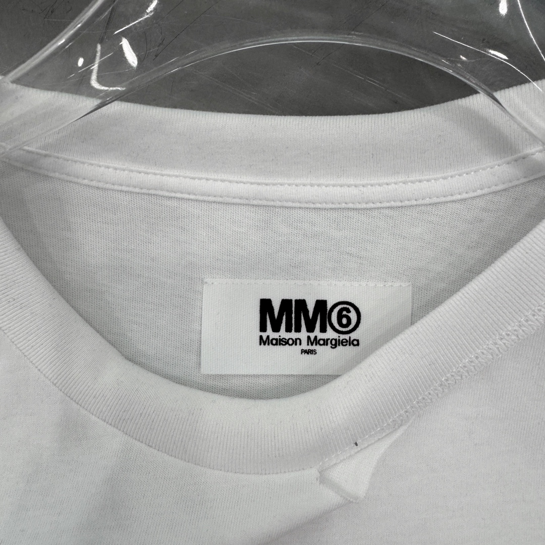 MM6新款t恤精梳棉面料透气柔软不易皱极简版型显瘦好搭配领口破洞设计小巧思小版型小个子友好尺码Sml