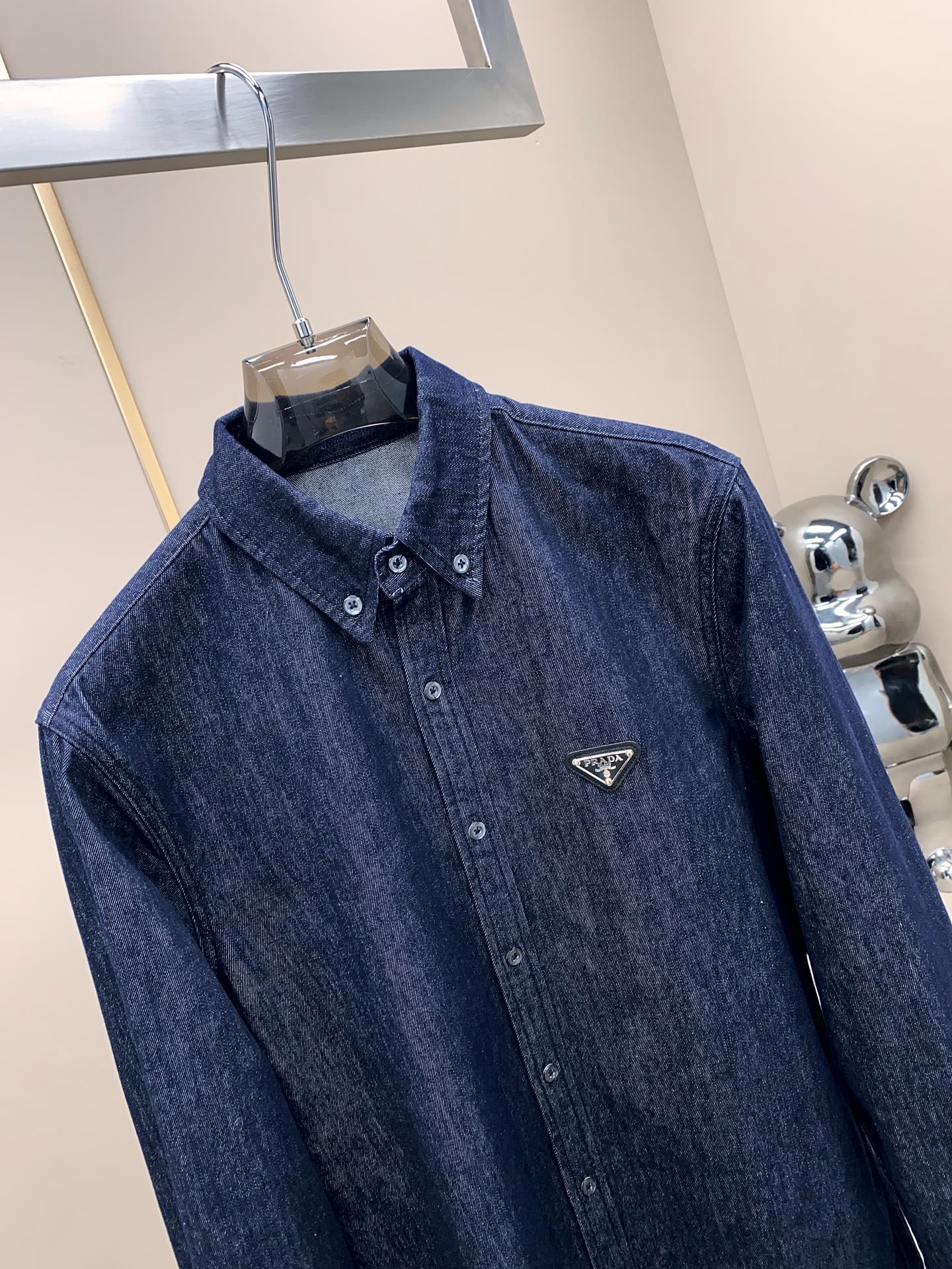PRA春夏新款原色密织牛仔棉布翻领衬衣，男女同款经典三角标徽章贴饰时尚休闲长袖衬衫外套！贸易公司渠道稀出