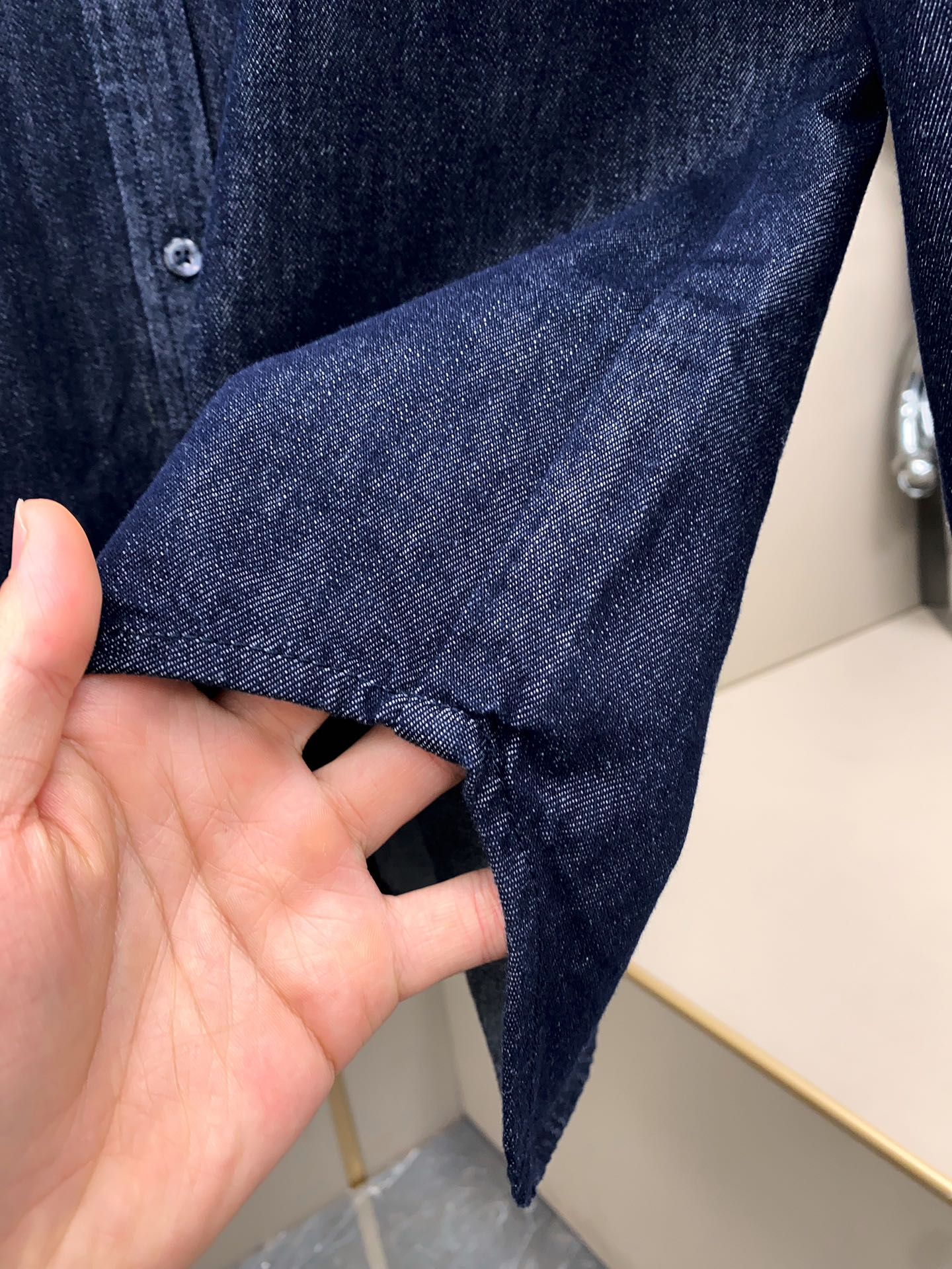 PRA春夏新款原色密织牛仔棉布翻领衬衣，男女同款经典三角标徽章贴饰时尚休闲长袖衬衫外套！贸易公司渠道稀出