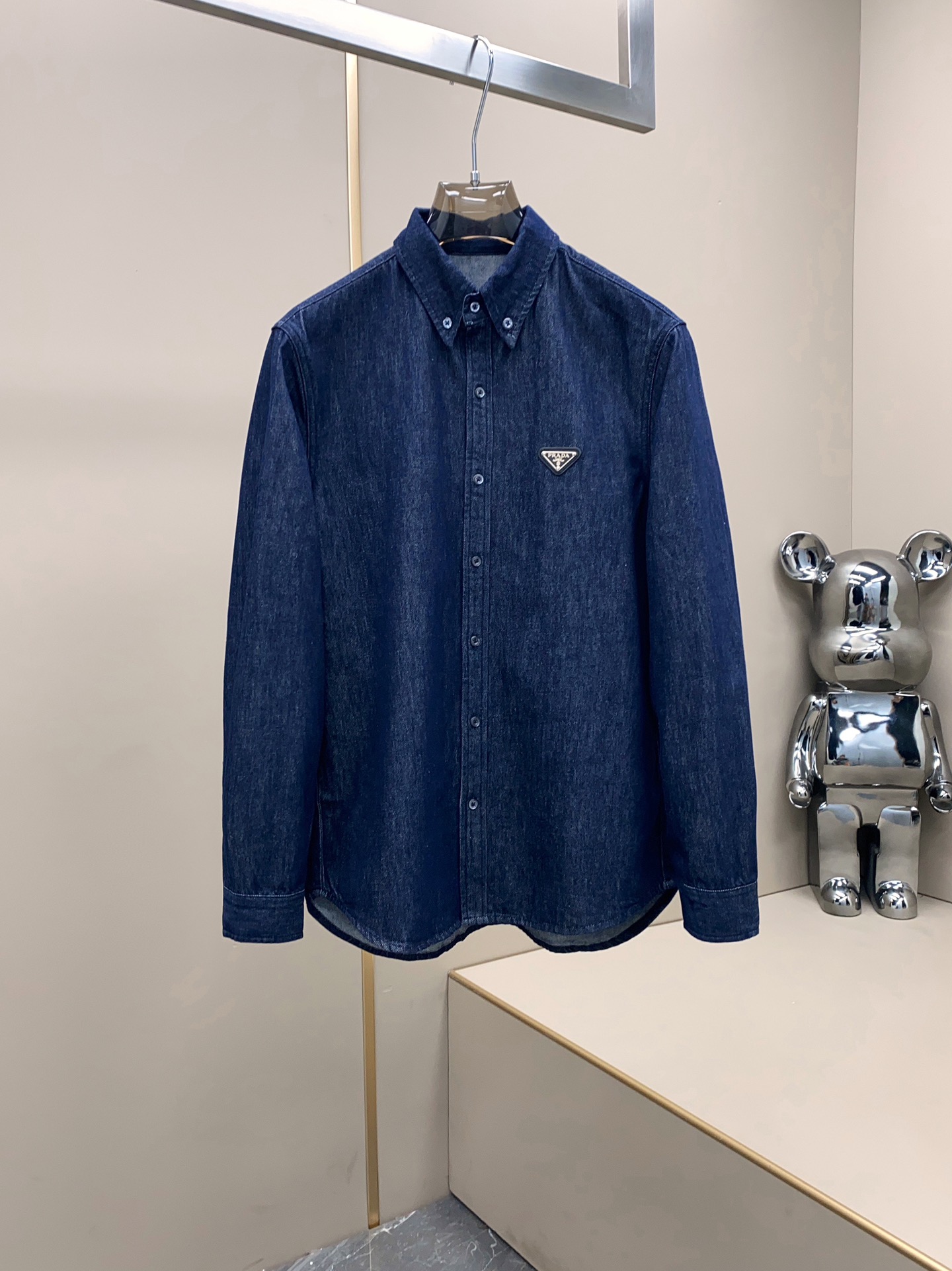 PRA春夏新款原色密织牛仔棉布翻领衬衣，男女同款经典三角标徽章贴饰时尚休闲长袖衬衫外套！贸易公司渠道稀出