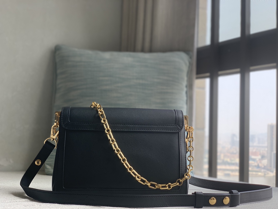 Louis Vuitton lv24 new product first purchase boutique [DAUPHINE SOFT medium handbag] M25209 black