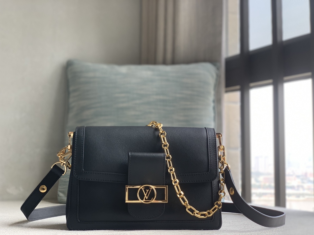 Louis Vuitton lv24 new product first purchase boutique [DAUPHINE SOFT medium handbag] M25209 black