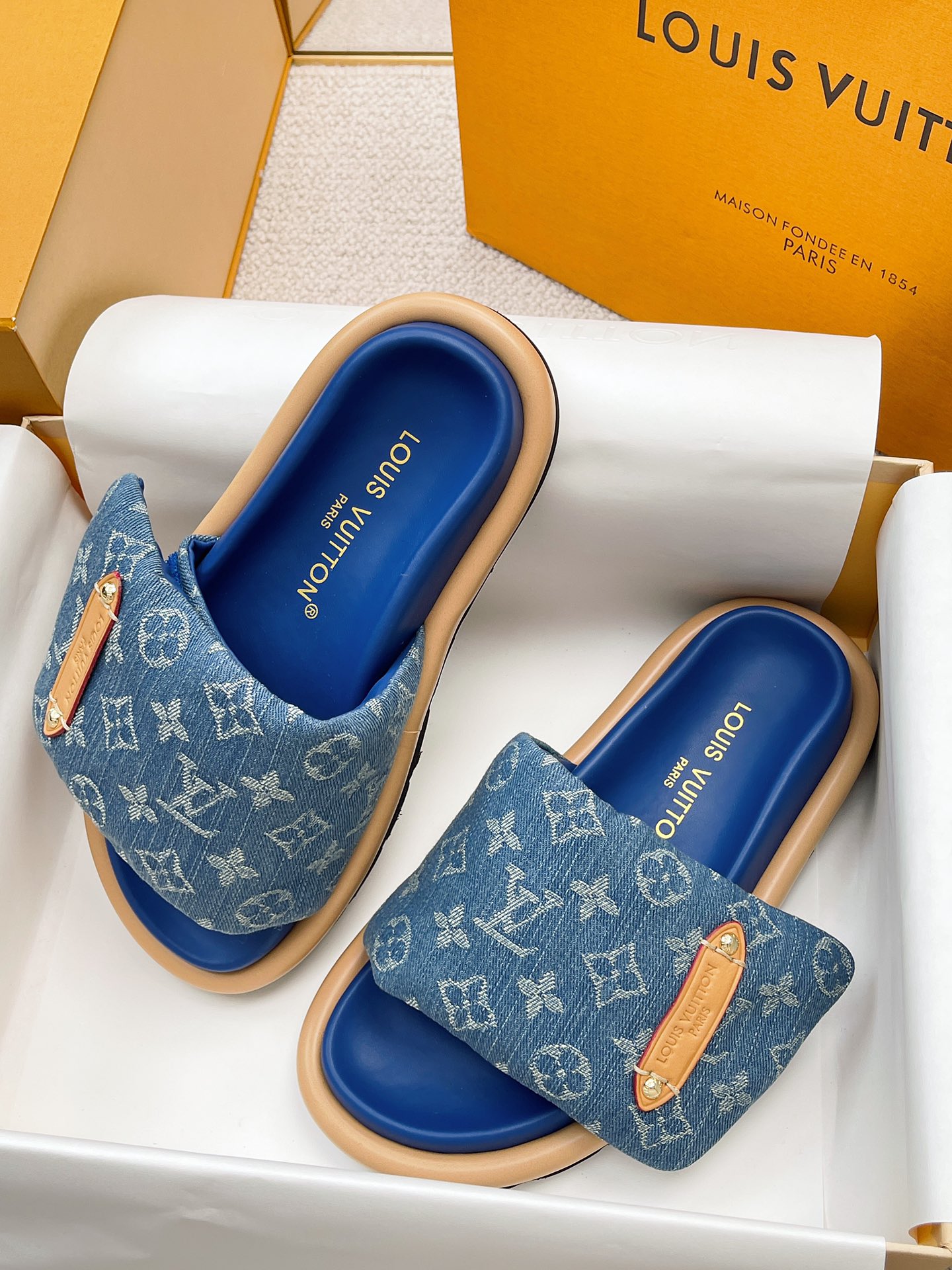 Louis Vuitton Shoes Slippers White Lambskin Sheepskin Duck Down Spring/Summer Collection