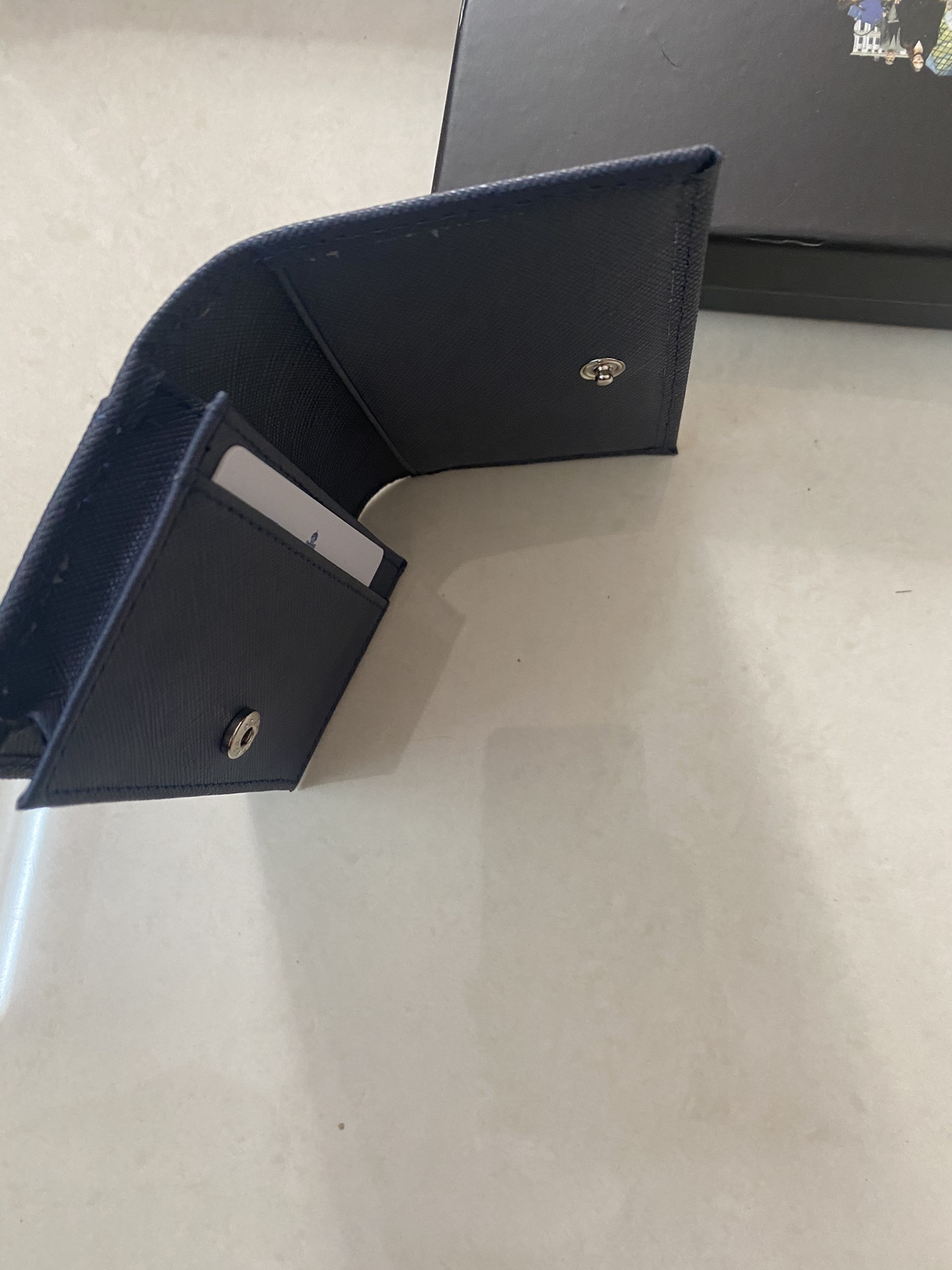 PRADA 男性用カードケース 宝ブルー 色の高級牛皮製