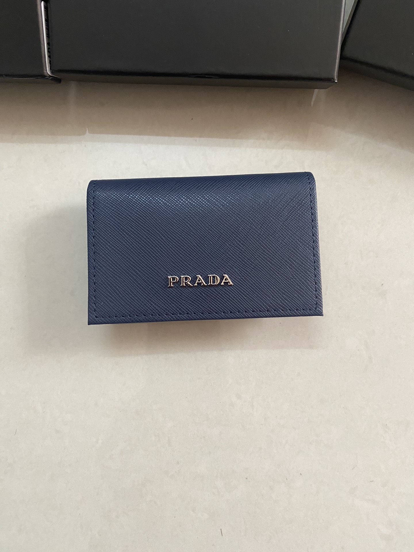 PRADA 男性用カードケース 宝ブルー 色の高級牛皮製