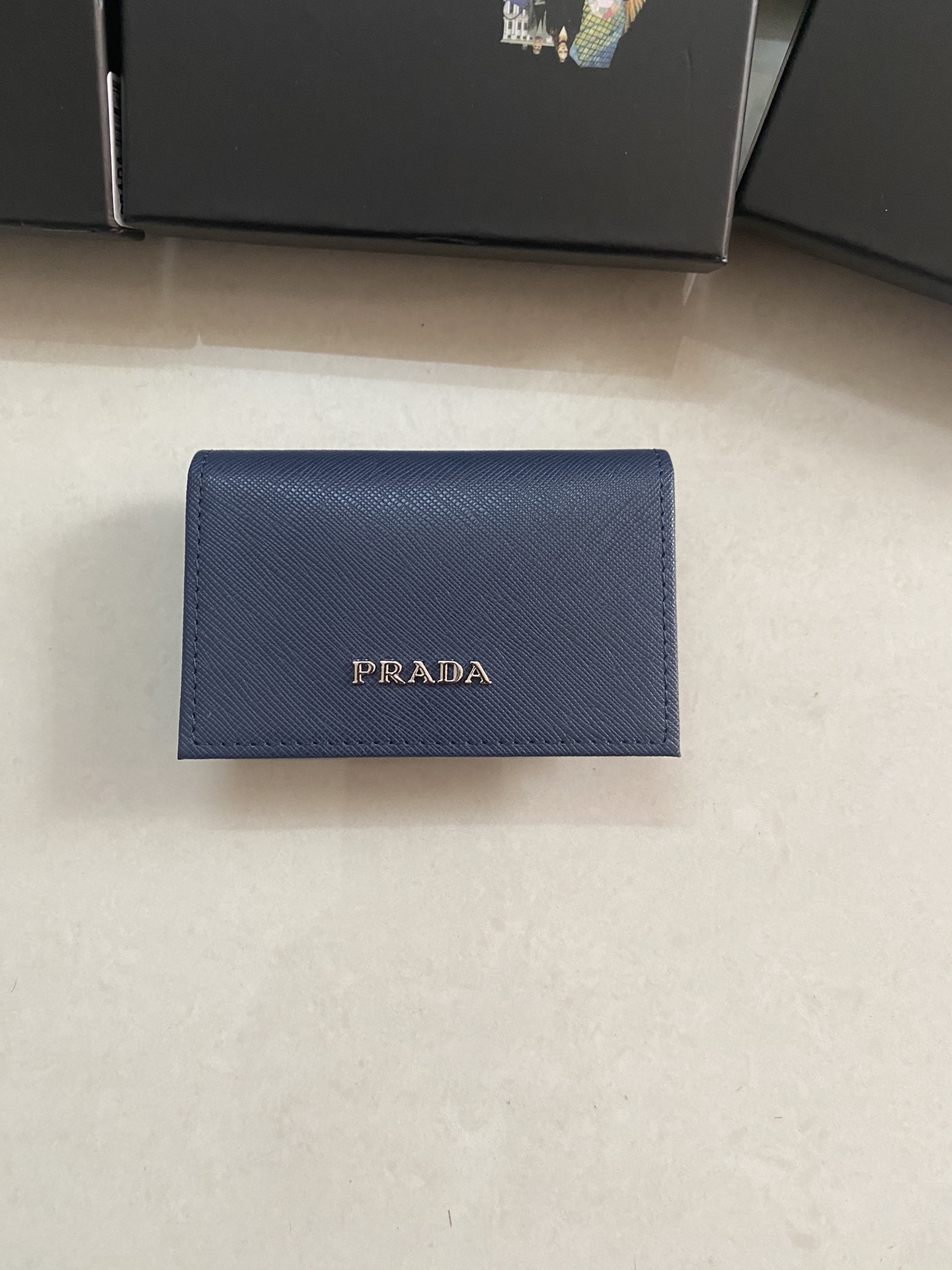 PRADA 男性用カードケース 宝ブルー 色の高級牛皮製