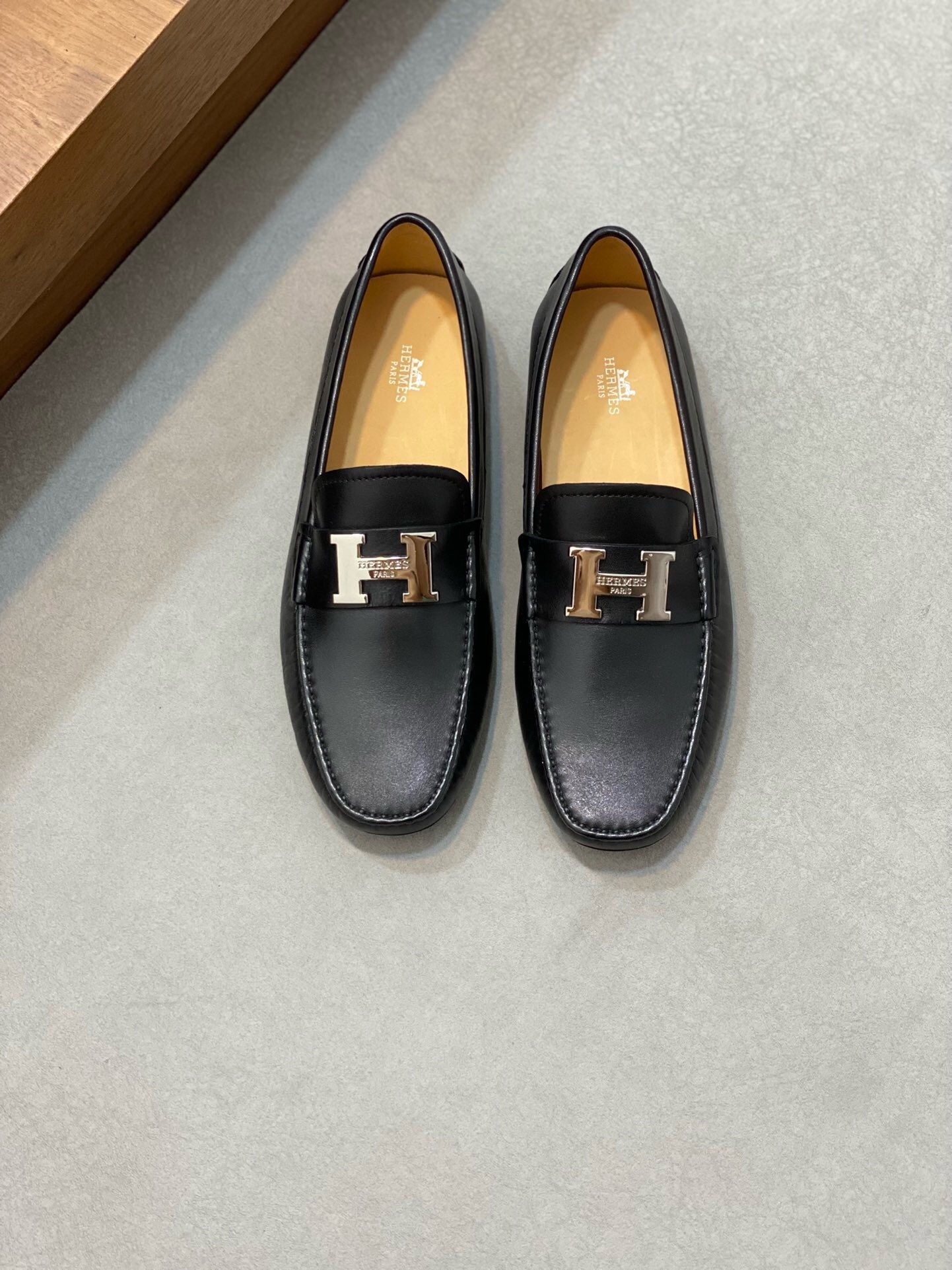 NO:216551,Brand HERMES original color matching, size 39-44 customized 38.45 price Material Hermes new style casual Doudou shoes super high quality luxury material selection upper is made of imported original cowhide   cowhide inner pure handmade only for comfortable wearing experience original rubber outsole, Hermes leather shoes, hermes, hermes, cowhide19860909品牌HERMES 颜色原版配色 码数39-44定做38.45 价格 材质爱马仕新款 休闲 豆豆鞋超高品质奢华选材鞋面采用进口原版牛皮 牛皮内里纯手工打造只为舒适的穿着体验原版橡胶大底,爱马仕 皮鞋,hermes,hermes,cowhide,Men's shoes