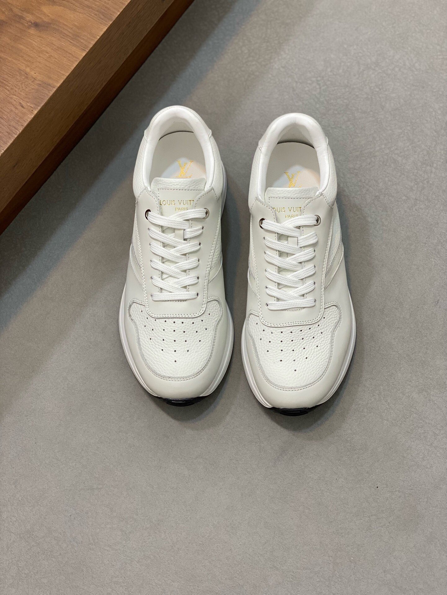 NO:218010,Brand LOUIS VUITTON original color matching code number 38-44 customized 45 price material Louis Vuitton new style casual shoes!  Original single-quality Labon craft upper is made of soft cowhide splicing, cowhide cloth inner style, simple and atmospheric original outsole, Louis Vuitton, louis vuitton, louis vuitton, cowhide19860909品牌LOUIS VUITTON 颜色原版配色 码数38-44定做45 价格 材质路易威登新款 休闲鞋！原单品质拉邦工艺鞋面采用柔软牛皮拼接 牛皮布内里版型时尚 简单大气原版大底,路易威登,louis vuitton,louis vuitton,cowhide,Men's shoes