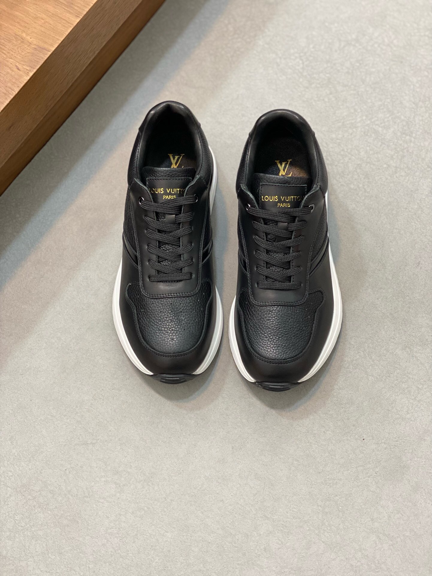 NO:216835,Brand LOUIS VUITTON original color matching code number 38-44 customized 45 price material Louis Vuitton new style casual shoes!  Original single-quality Labon craft upper is made of soft cowhide splicing, cowhide cloth inner style, simple and atmospheric original outsole, Louis Vuitton, louis vuitton, louis vuitton, cowhide19860909品牌LOUIS VUITTON 颜色原版配色 码数38-44定做45 价格 材质路易威登新款 休闲鞋！原单品质拉邦工艺鞋面采用柔软牛皮拼接 牛皮布内里版型时尚 简单大气原版大底,路易威登,louis vuitton,louis vuitton,cowhide,Men's shoes