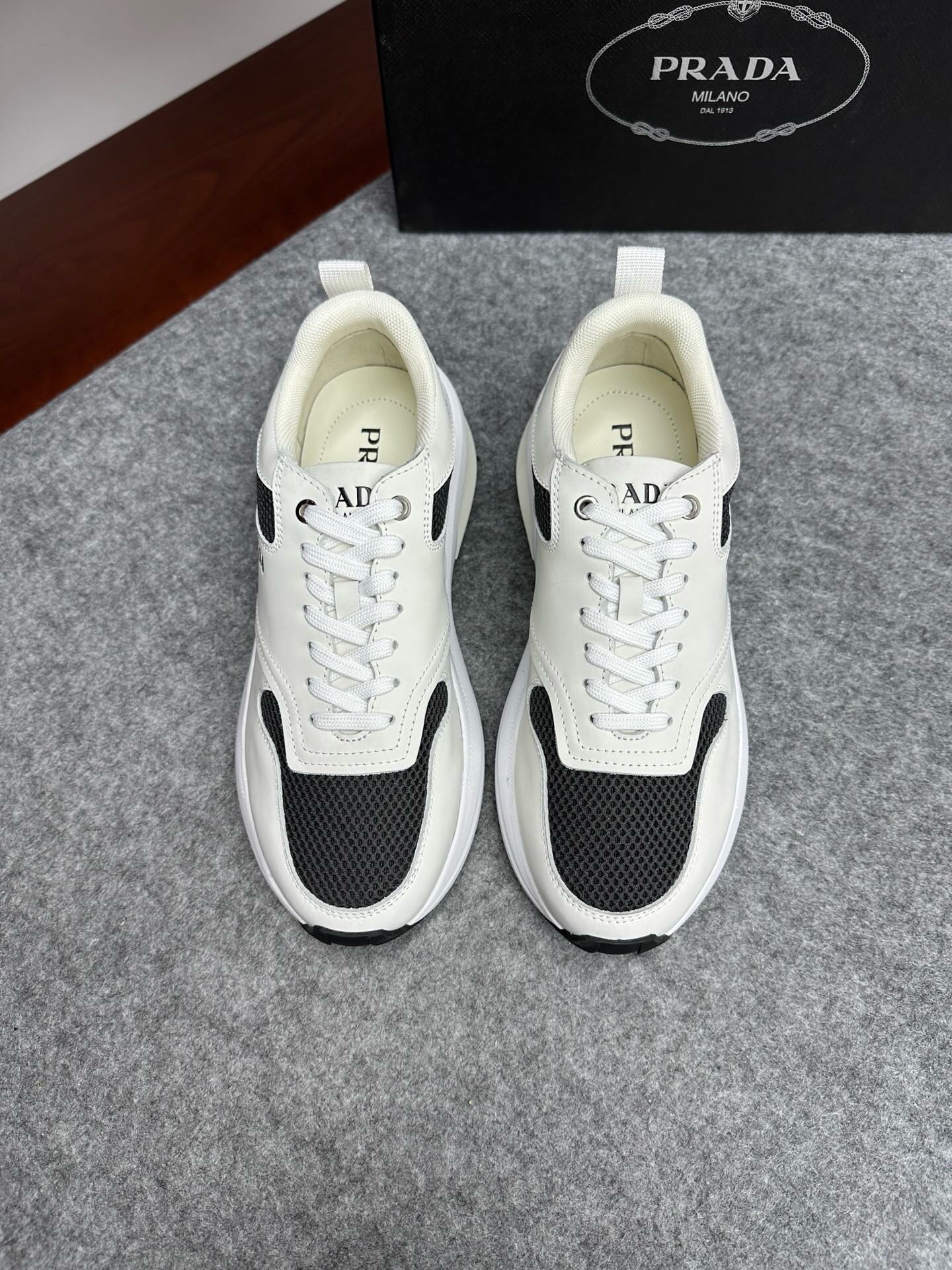 NO:218127,Brand PRADA color original color matching, code number 38-44 customized 45 price Material Prada new product original single-stock low-top casual sneakers!  The upper uses original soft cowhide mesh lining, cowhide foot pad original mold open sole, high quality worth owning, Prada, prada, prada, sneakers, cowhide19860909品牌PRADA 颜色原版配色 码数38-44定做45 价格 材质普拉达新品原单货低帮休闲运动鞋！鞋面采用原版柔软牛皮网布内里 牛皮垫脚原版开模大底、高品质值得拥有,普拉达,prada,prada,sneakers,cowhide,Men's shoes