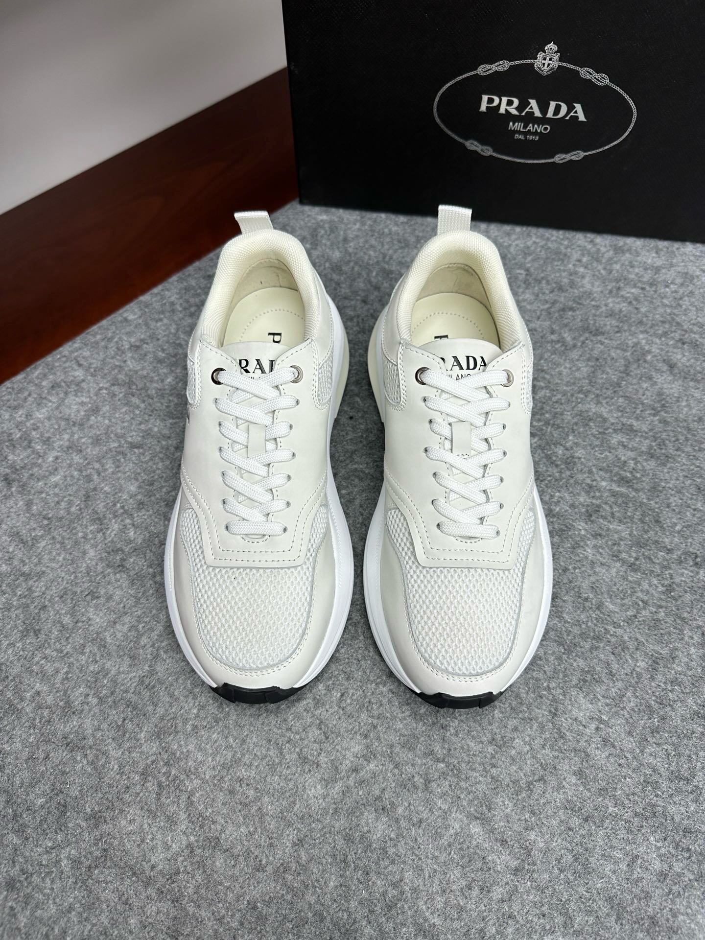 NO:216905,Brand PRADA color original color matching, code number 38-44 customized 45 price Material Prada new product original single-stock low-top casual sneakers!  The upper uses original soft cowhide mesh lining, cowhide foot pad original mold open sole, high quality worth owning, Prada, prada, prada, sneakers, cowhide19860909品牌PRADA 颜色原版配色 码数38-44定做45 价格 材质普拉达新品原单货低帮休闲运动鞋！鞋面采用原版柔软牛皮网布内里 牛皮垫脚原版开模大底、高品质值得拥有,普拉达,prada,prada,sneakers,cowhide,Men's shoes